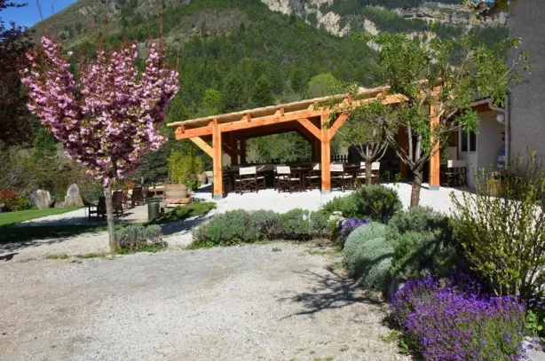 Camping - Castellane - Provence-Alpes-Côte d'Azur - Calme et Nature