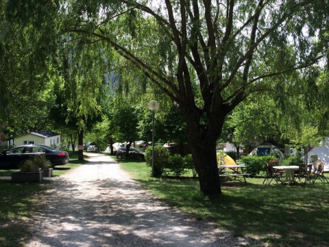 Camping - Castellane - Provence-Alpes-Côte d'Azur - Calme et Nature