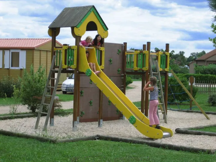 Camping - Pont-de-Vaux - Rhône-Alpes - Champ d'Été