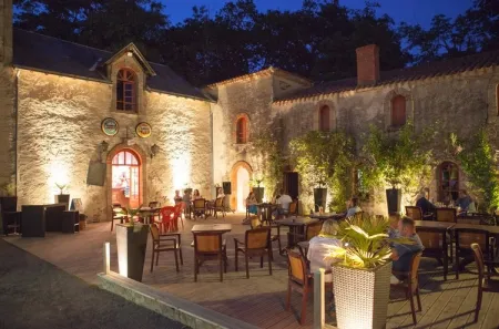 Camping - Saint-Julien-des-Landes - Pays de Loire - Château de la Forêt