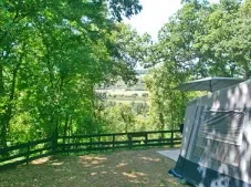Camping - Les Pradeaux - Auvergne - Château La Grange Fort