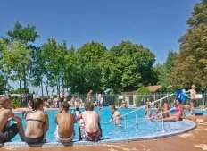 Camping - Les Pradeaux - Auvergne - Château La Grange Fort