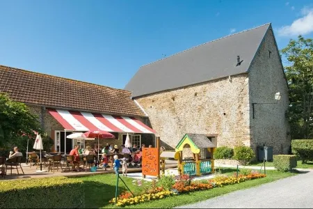 Camping - Saint-Pair-sur-Mer - Basse-Normandie - Château de Lez-Eaux