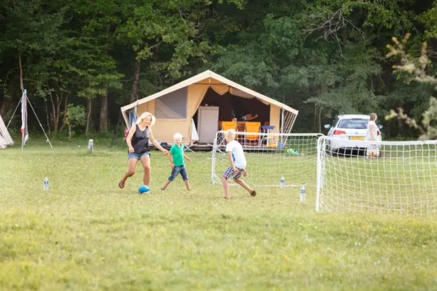 Camping - Saint-Sulpice-de-Mareuil - Aquitaine - Domaine de Corneuil