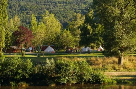 Camping - Chamalières-sur-Loire - Auvergne - CosyCamp