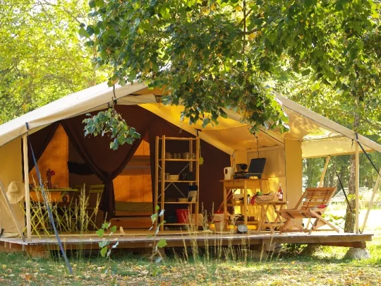 Camping - Chamalières-sur-Loire - Auvergne - CosyCamp