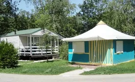 Camping - Chalezeule - Franche-Comté - Camping de Besancon La Plage