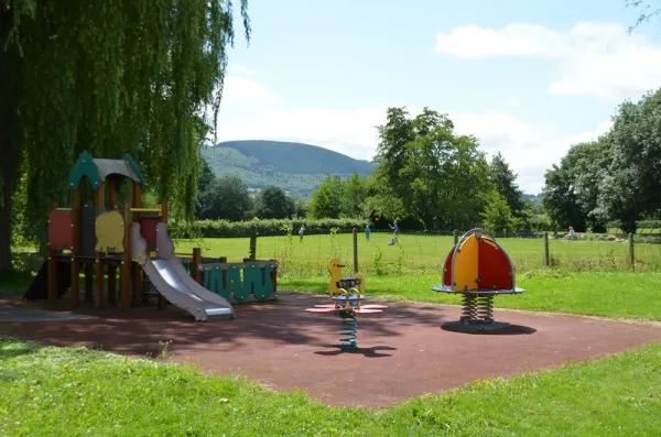 Camping - Autun - Bourgogne - Camping de la Porte d'Arroux