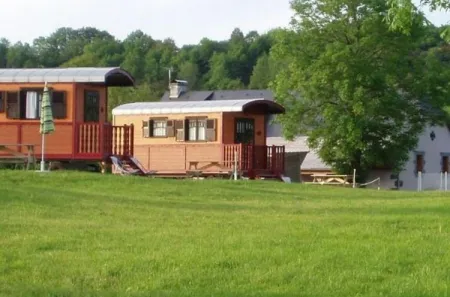 Camping - Saint-Martin-Valmeroux - Auvergne - Domaine de Chaux Revel