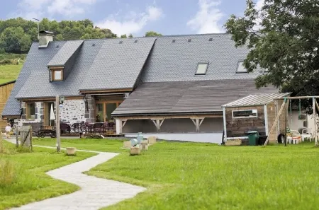 Camping - Saint-Martin-Valmeroux - Auvergne - Domaine de Chaux Revel