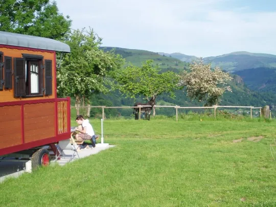Camping - Saint-Martin-Valmeroux - Auvergne - Domaine de Chaux Revel
