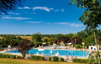 Camping - Le Monastère - Midi-Pyrénées - Domaine de Combelles