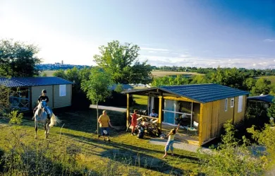 Camping - Le Monastère - Midi-Pyrénées - Domaine de Combelles