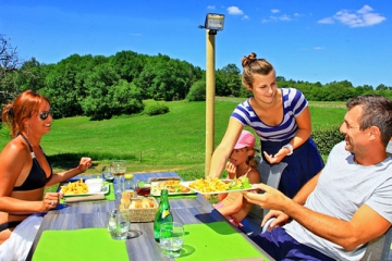 Camping - Le Buisson de Cadouin - Aquitaine - Domaine de Fromengal