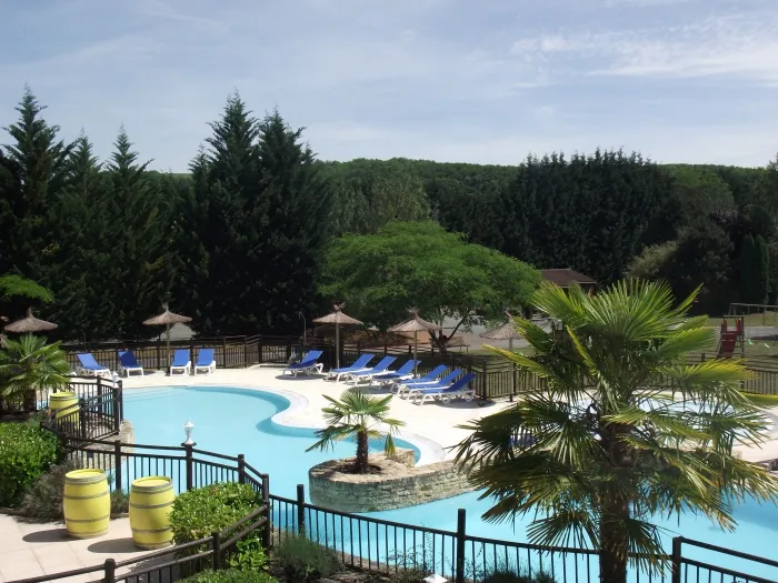 Camping - Fumel - Aquitaine - Domaine De Guillalmes