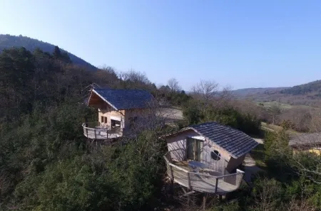 Camping - Serrières-sur-Ain - Rhône-Alpes - Domaine de Serrières