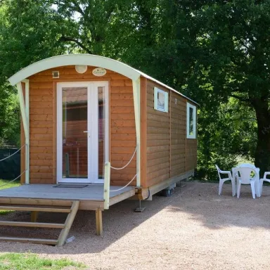 Camping - Dompierre-les-Ormes - Bourgogne - Domaine des Monts du Maconnais