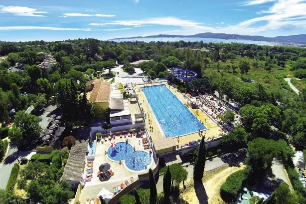 Camping - Grimaud - Provence-Alpes-Côte d'Azur - Domaine des Naïades