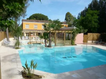 Camping - Hyères - Provence-Alpes-Côte d'Azur - Domaine du Ceinturon III