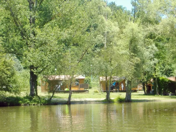 Camping - Fréjairolles - Midi-Pyrénées - Domaine du Grand Chêne