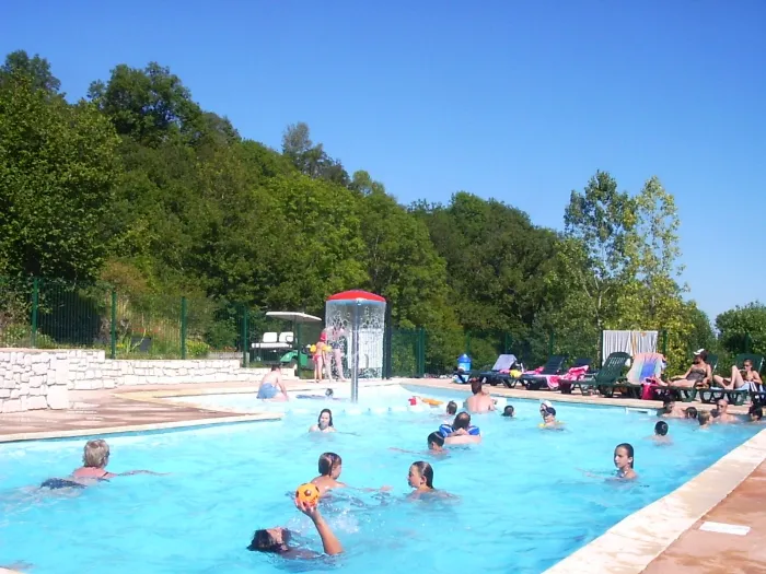 Camping - Murol - Auvergne - Domaine Du Marais