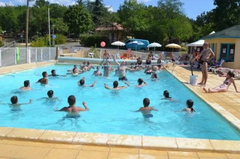 Camping - Gourdon - Midi-Pyrénées - Domaine le Quercy