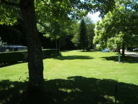 Camping - Leval - Franche-Comté - Camping du lac de la Seigneurie