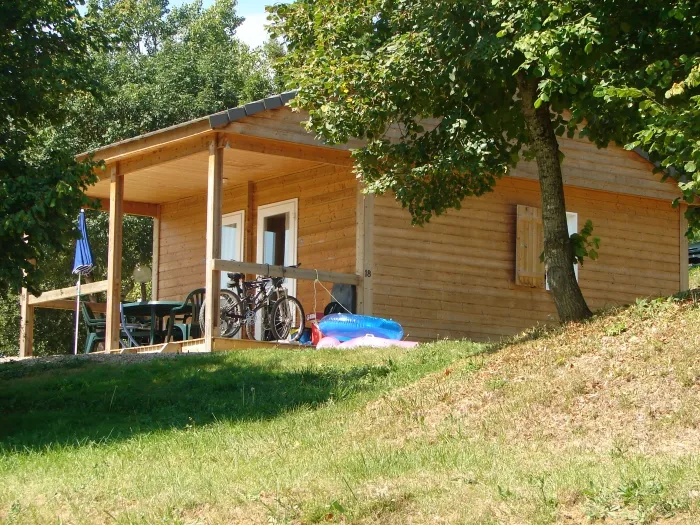 Camping - Lissac-sur-Couze - Limousin - Camping du Lac du Causse