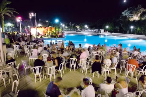 Camping - Torroella de Montgri - Costa Brava - El Delfin Verde