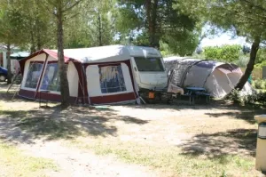 Camping - Châteauneuf-de-Gadagne - Provence-Alpes-Côte d'Azur - Fontisson