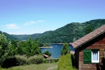 Camping - Saint-Jacques-d'Ambur - Auvergne - Hameau de chalets de la Chazotte