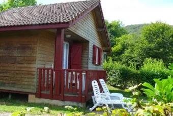 Camping - Saint-Jacques-d'Ambur - Auvergne - Hameau de chalets de la Chazotte