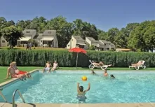 Camping - Bellegarde-en-Marche - Limousin - Hameau de gîtes des Combrailles