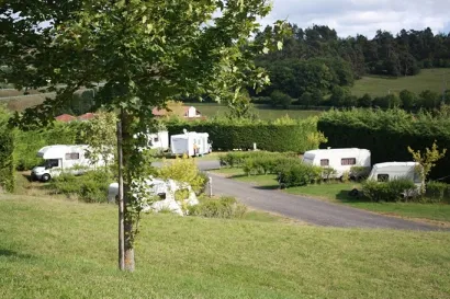 Camping - Anglards-de-Saint-Flour - Auvergne - International Roche Murat