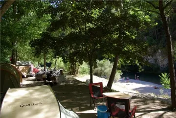 Camping - Les Vignes - Languedoc-Roussillon - La Blaquière