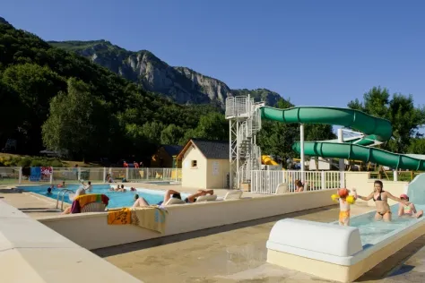 Camping - Agos-Vidalos - Midi-Pyrénées - La Châtaigneraie