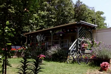 Camping - Anneyron - Rhône-Alpes - La Châtaigneraie