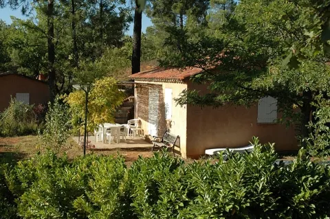 Camping - Villars - Provence-Alpes-Côte d'Azur - La Colline des Ocres