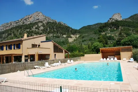 Camping - Buis-les-Baronnies - Rhône-Alpes - La Fontaine d'Annibal