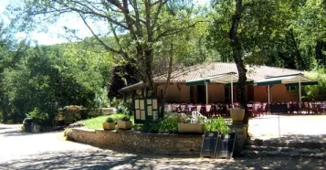 Camping - Méjannes-le-Clap - Languedoc-Roussillon - La Genèse - Domaine Naturiste