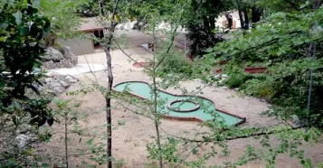 Camping - Méjannes-le-Clap - Languedoc-Roussillon - La Genèse - Domaine Naturiste