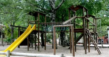 Camping - Méjannes-le-Clap - Languedoc-Roussillon - La Genèse - Domaine Naturiste
