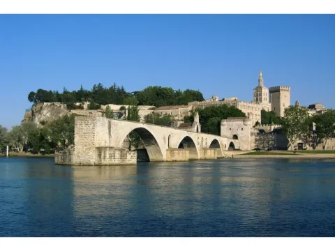 Camping - Villeneuve-lès-Avignon - Languedoc-Roussillon - La Laune