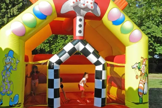 Camping - Villeneuve-lès-Avignon - Languedoc-Roussillon - La Laune