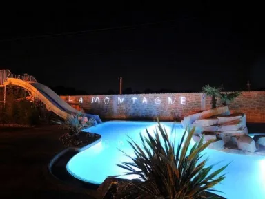 Camping - Sorgues - Provence-Alpes-Côte d'Azur - La Montagne