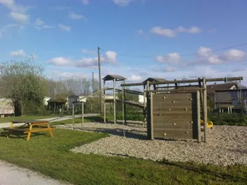 Camping - Aire-sur-la-Lys - Nord-Pas de Calais - La Petite Forêt