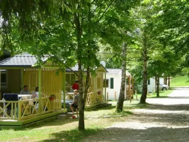 Camping - Moirans-en-Montagne - Franche-Comté - La Petite Montagne