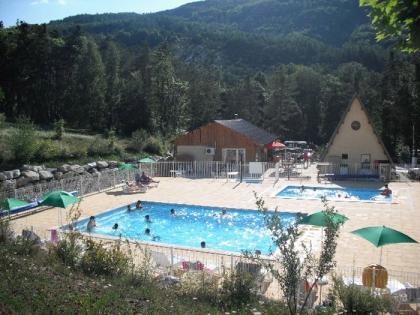 Camping - La Pierre de l'Aigle - La Bréole - Provence-Alpes-Côte d'Azur - France Camping - La Pierre de l'Aigle - La Bréole - Provence-Alpes-Côte d'Azur - France