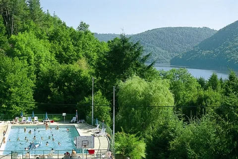 Camping - Miremont - Auvergne - La Plage de Confolant