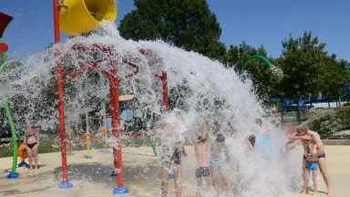 Camping - Montrevel-en-Bresse - Rhône-Alpes - La Plaine Tonique